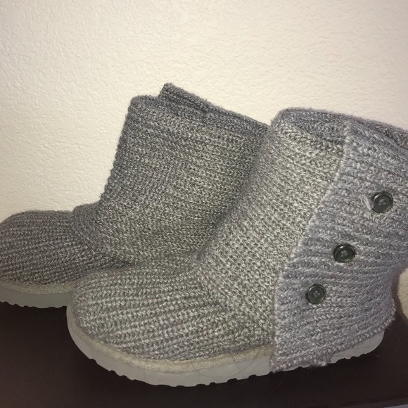 Grey knitted UGG boots - Picture 3 of 3